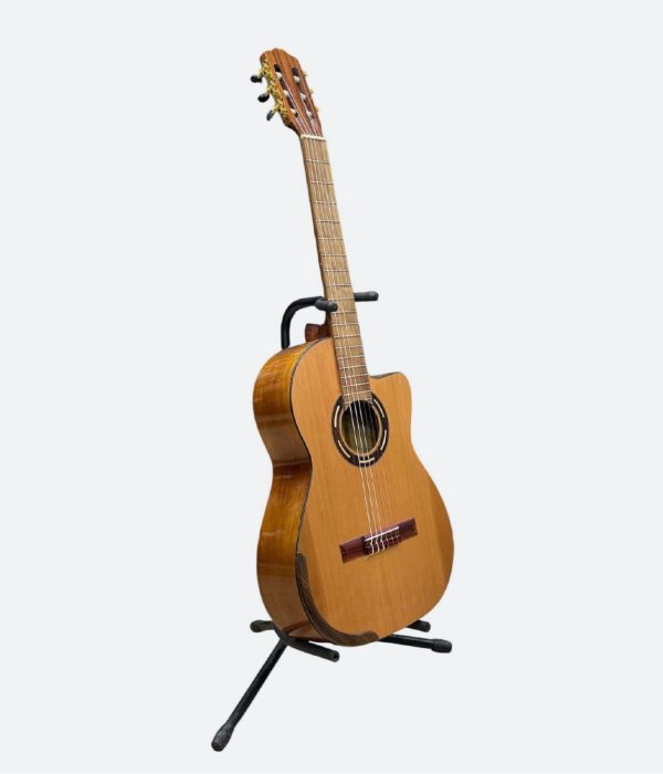 Guitar Qarout Classic handmed